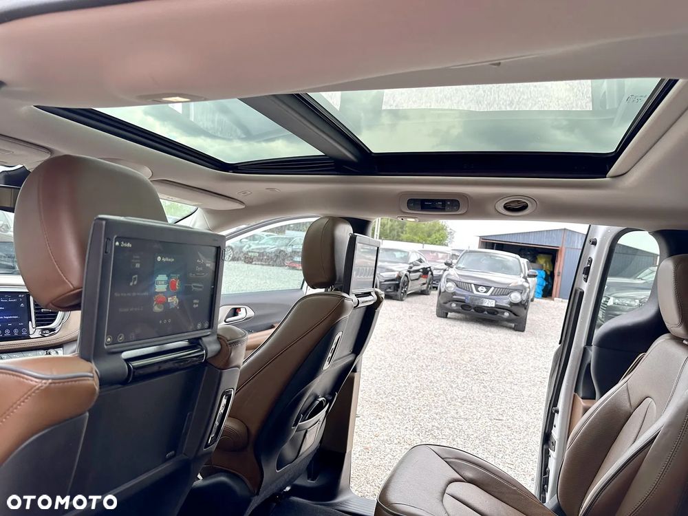 Chrysler Pacifica - 9