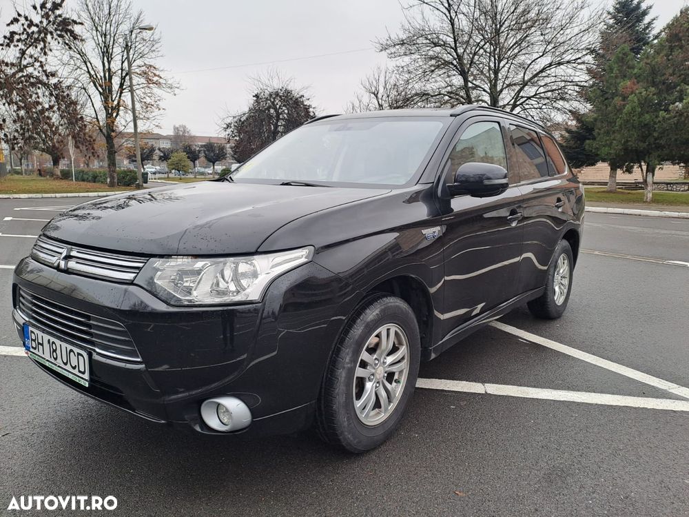 Mitsubishi Outlander 2.0 MIVEC AS&G CVT 4WD Intense E02 - 9