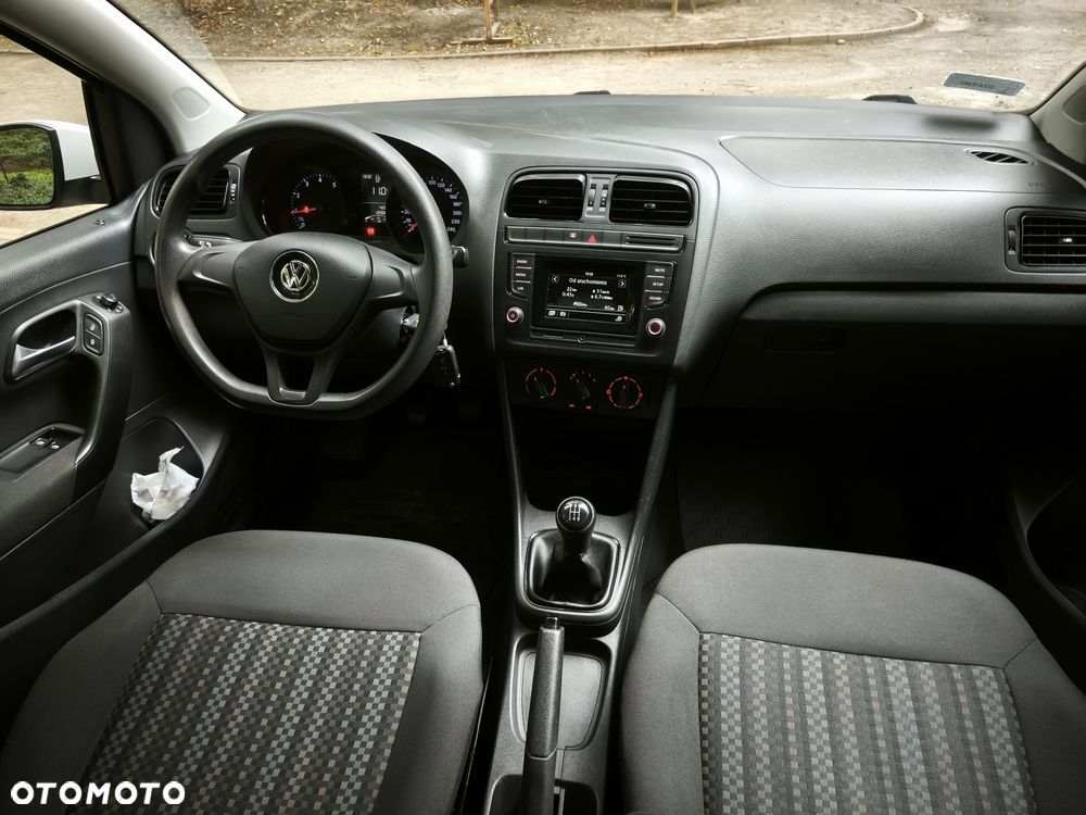 Volkswagen Polo 1.0 BMT Trendline - 12