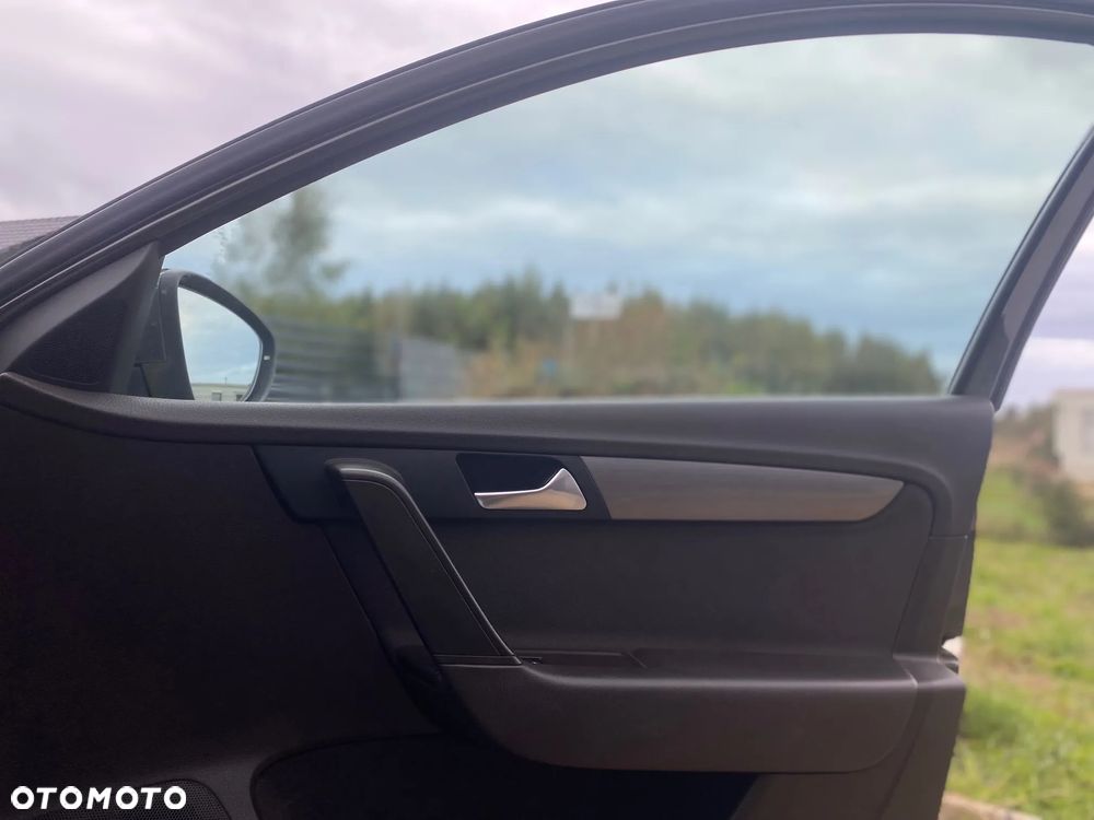 Volkswagen Passat 2.0 TDI Comfortline - 16