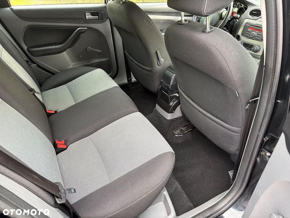 Ford Focus 1.6 Trend - 11