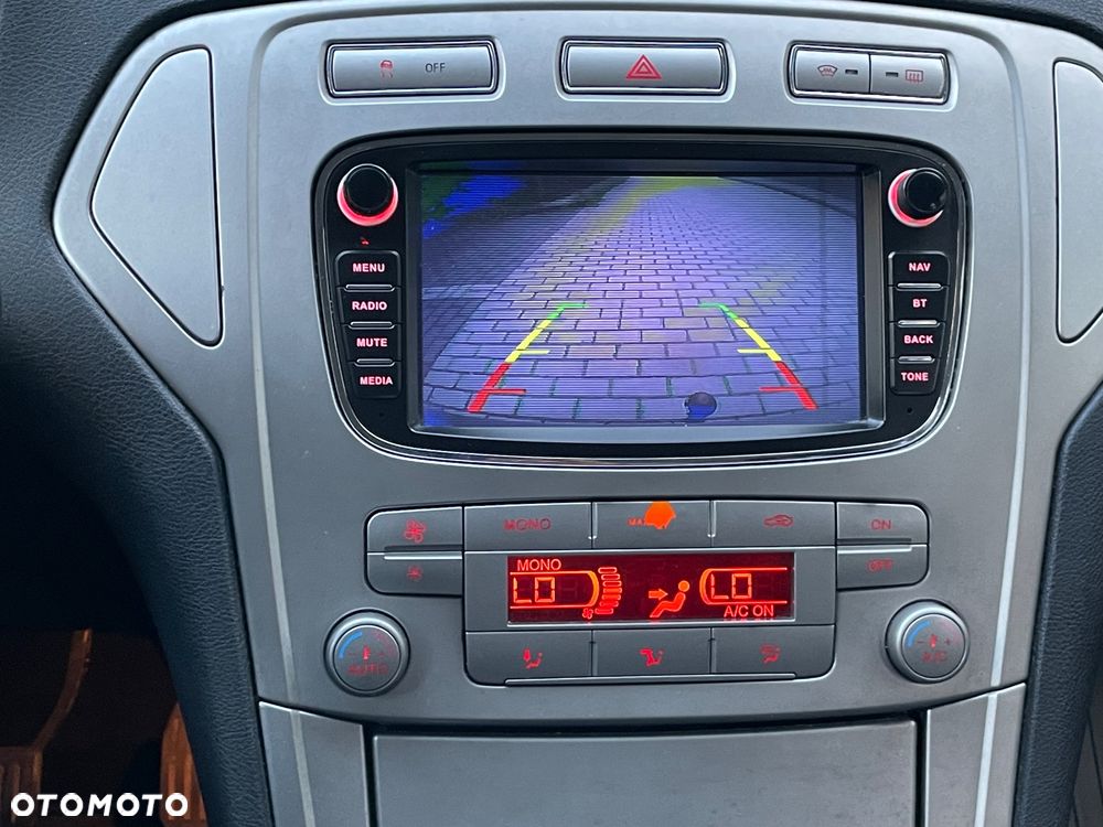 Ford Mondeo 2.0 FF Ghia - 11