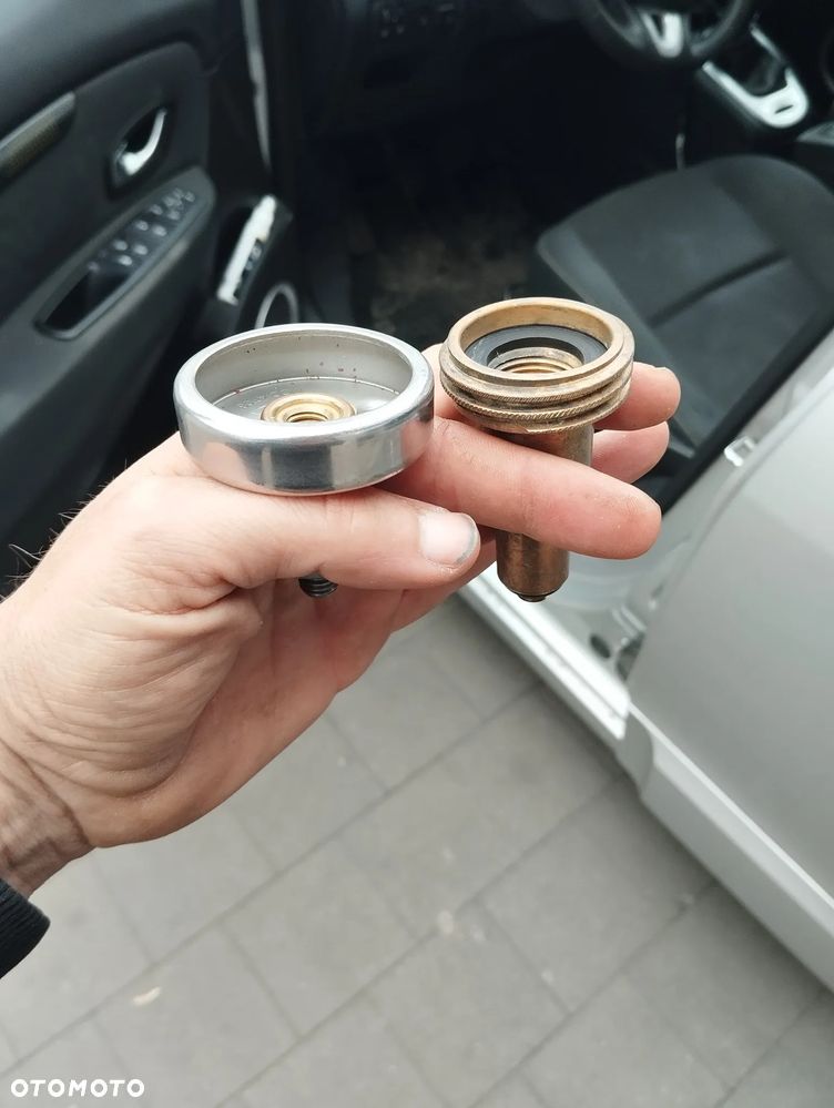 Renault Scenic 1.6 16V 110 TomTom Edition - 12