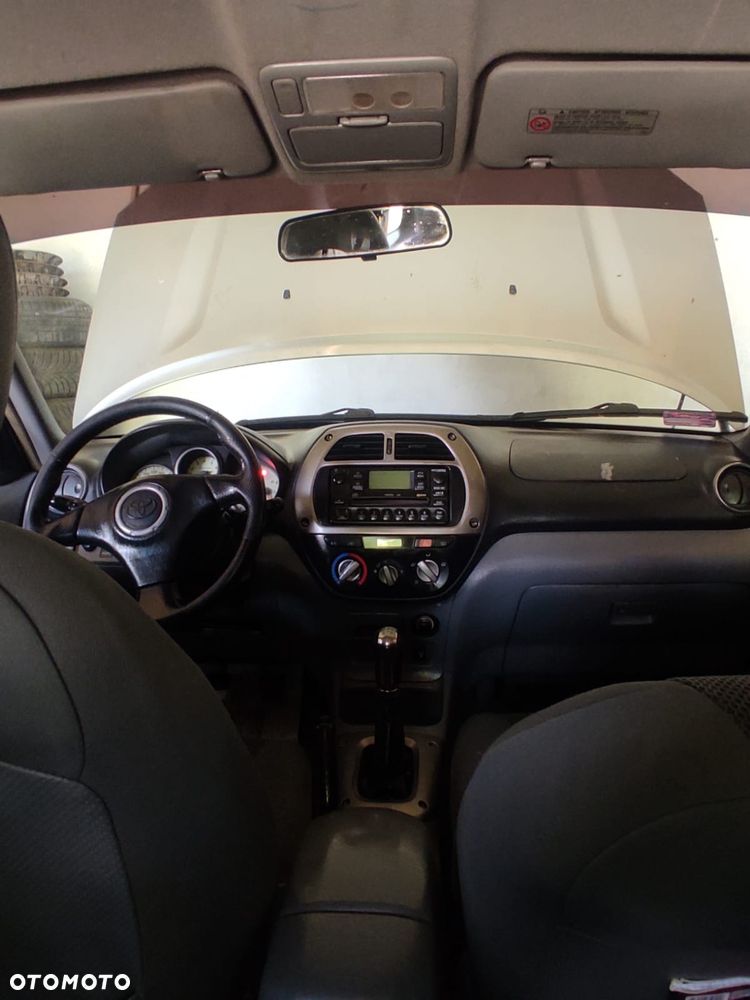 Toyota RAV4 2.0 VVT-i 4x4 - 11