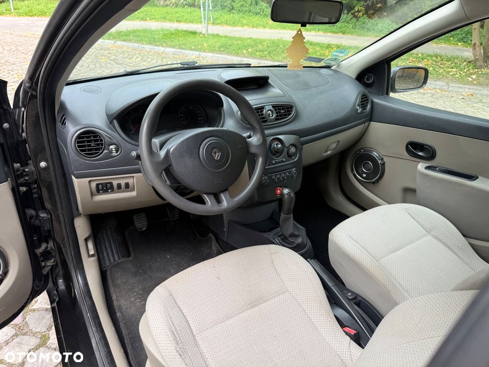 Renault Clio - 12