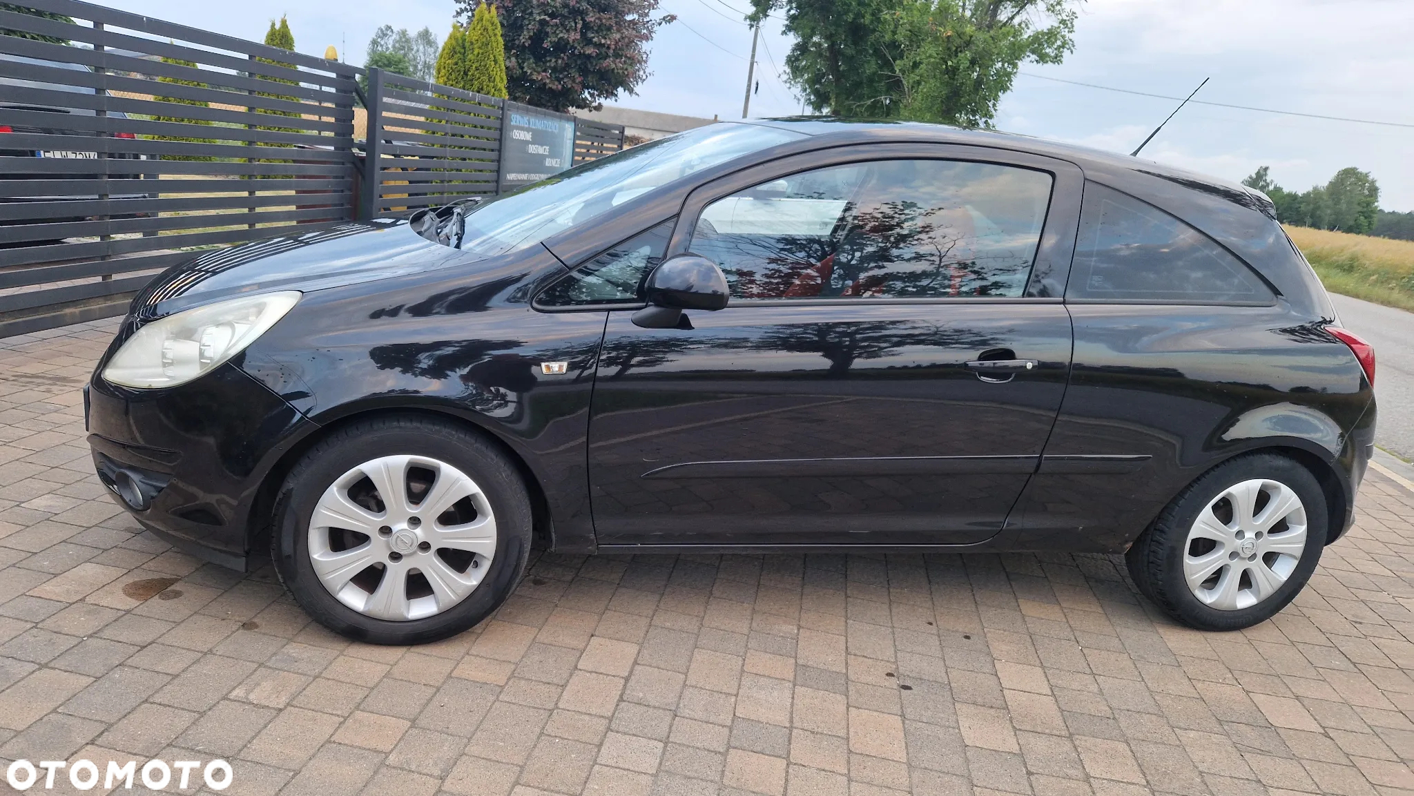 Opel Corsa 1.4 16V Enjoy - 11