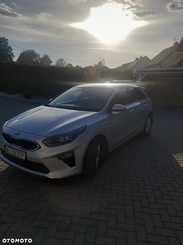 Kia Ceed 1.6 CRDi mHEV M - 4