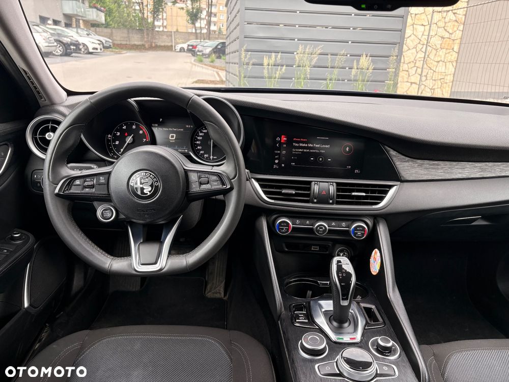 Alfa Romeo Giulia 2.0 Turbo Business - 9