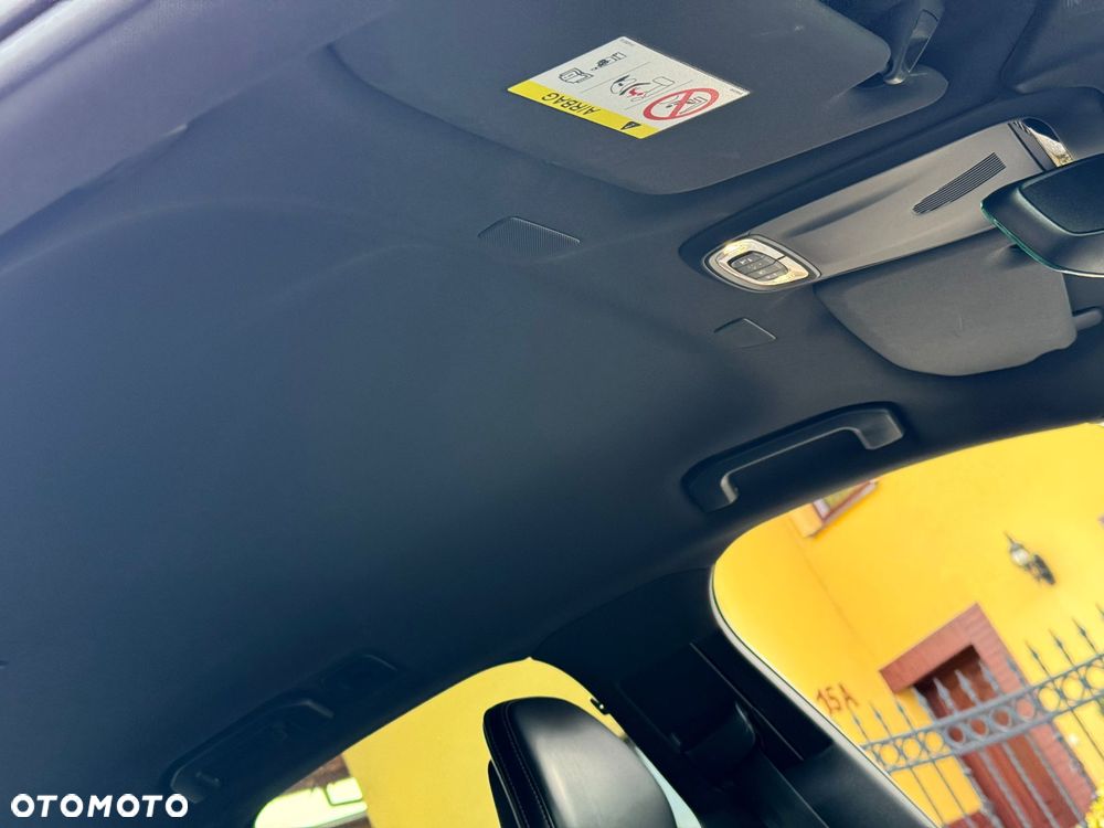 Volvo XC 60 D4 AWD R-Design - 25