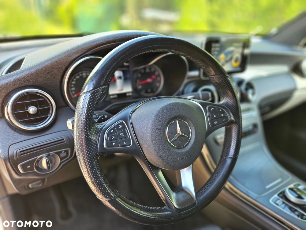 Mercedes-Benz GLC - 16