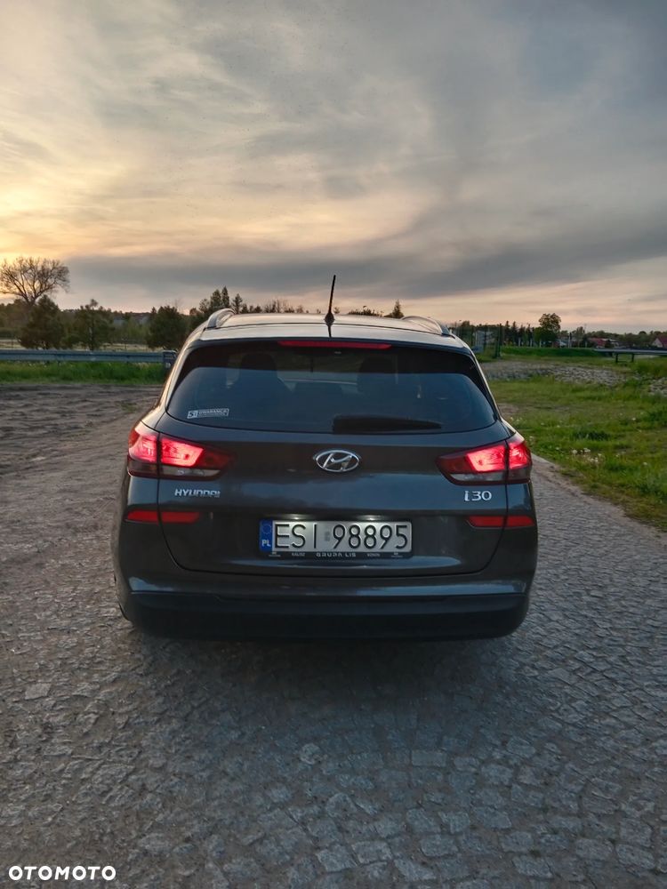 Hyundai i30 1.6 CRDi Classic + - 38