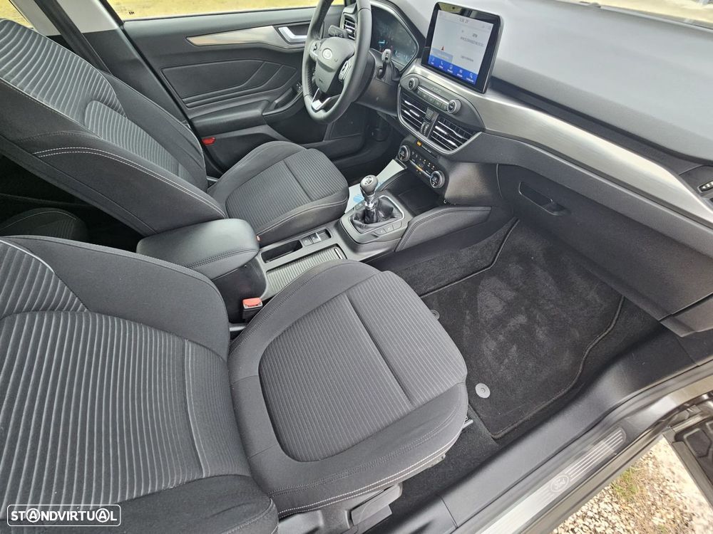 Ford Focus SW 1.0 EcoBoost Titanium - 27