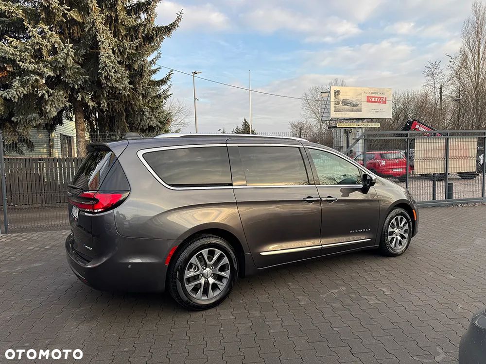 Chrysler Pacifica - 3
