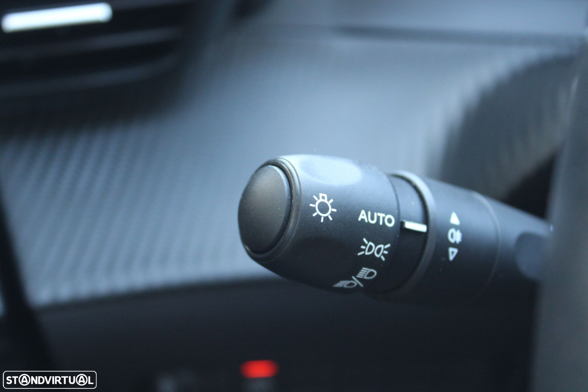 Peugeot 208 1.2 PureTech Active Pack - 31
