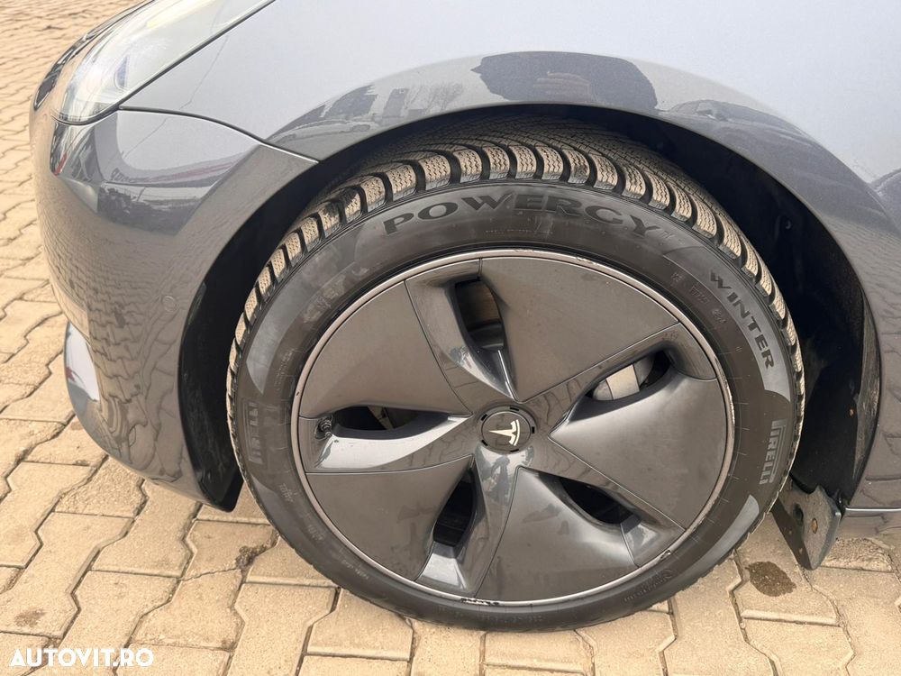 Tesla Model 3 - 25