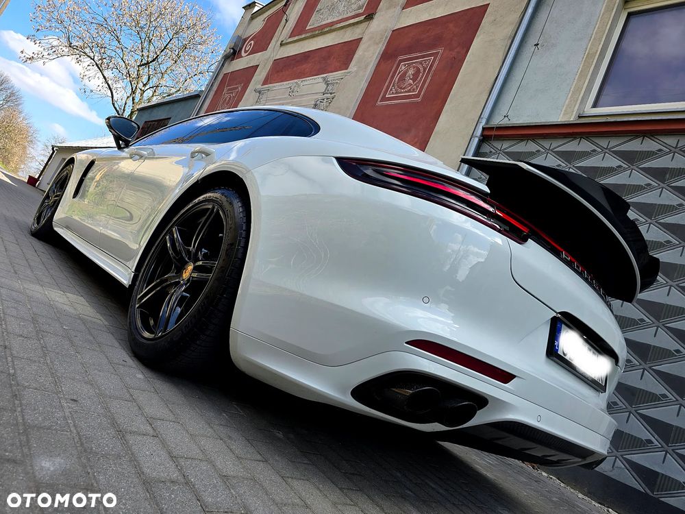 Porsche Panamera 4S - 7