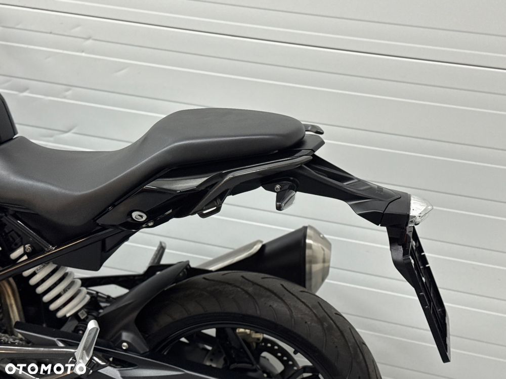 BMW G - 24