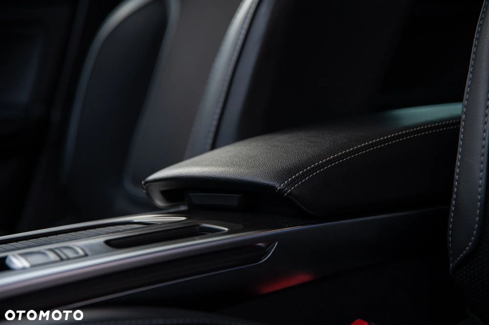 Renault Megane 1.3 TCe FAP Techno EDC - 10