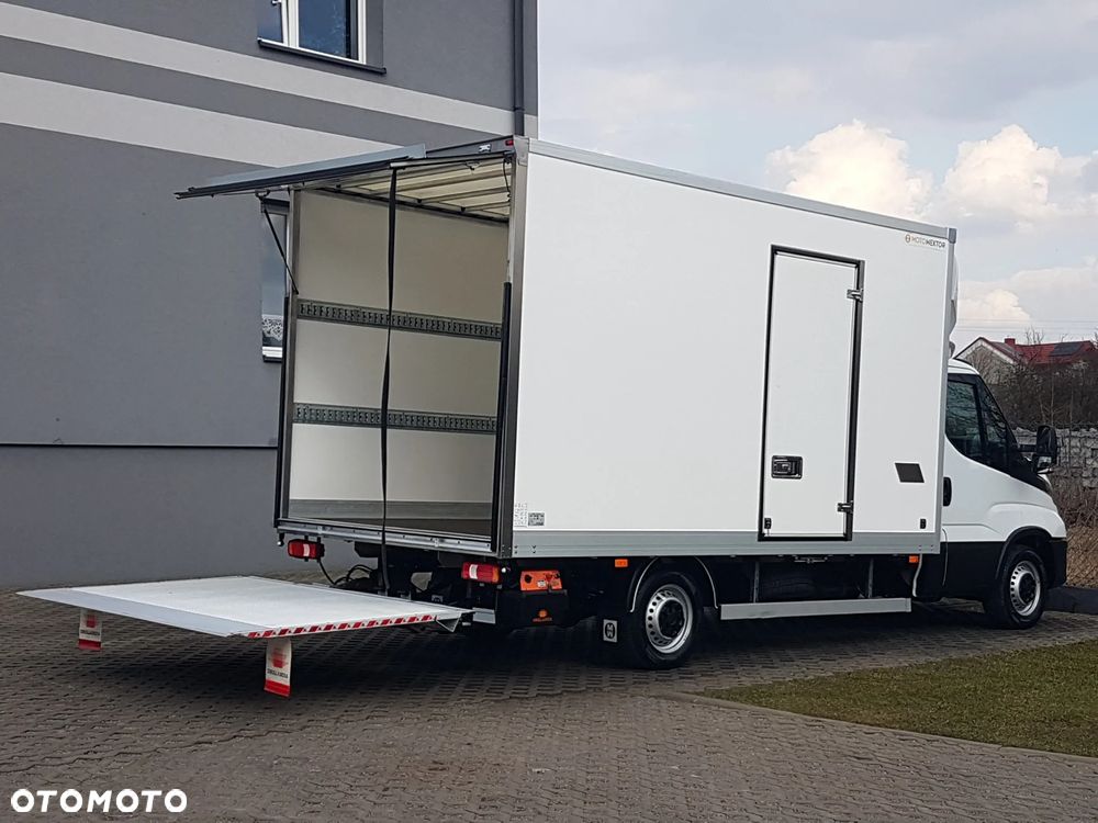 Iveco DAILY WINDA 8EP 4,29x2,23x2,23 KLIMA 35S16 MANUAL 6-BIEGÓW 3,0 160 KM KRAJOWY - 24