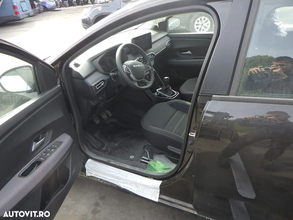 Dezmembrez Dacia Sandero , 1.0TCE 90 ECO- G , AN 2023 - 4