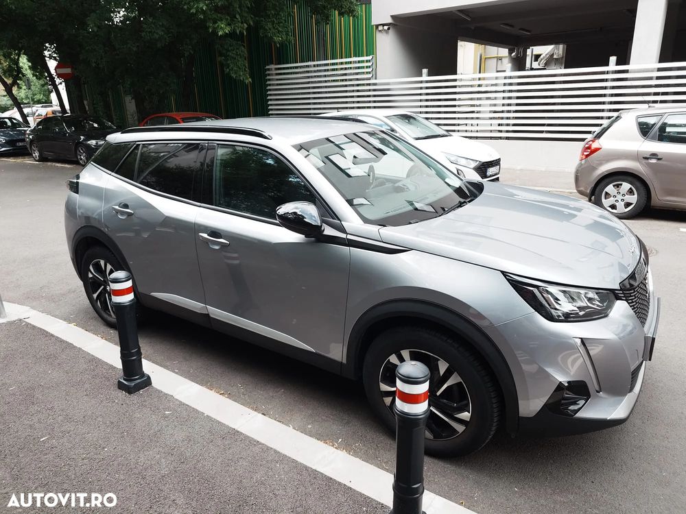 Peugeot 2008 1.2 L PureTech STT EAT8 Allure - 4