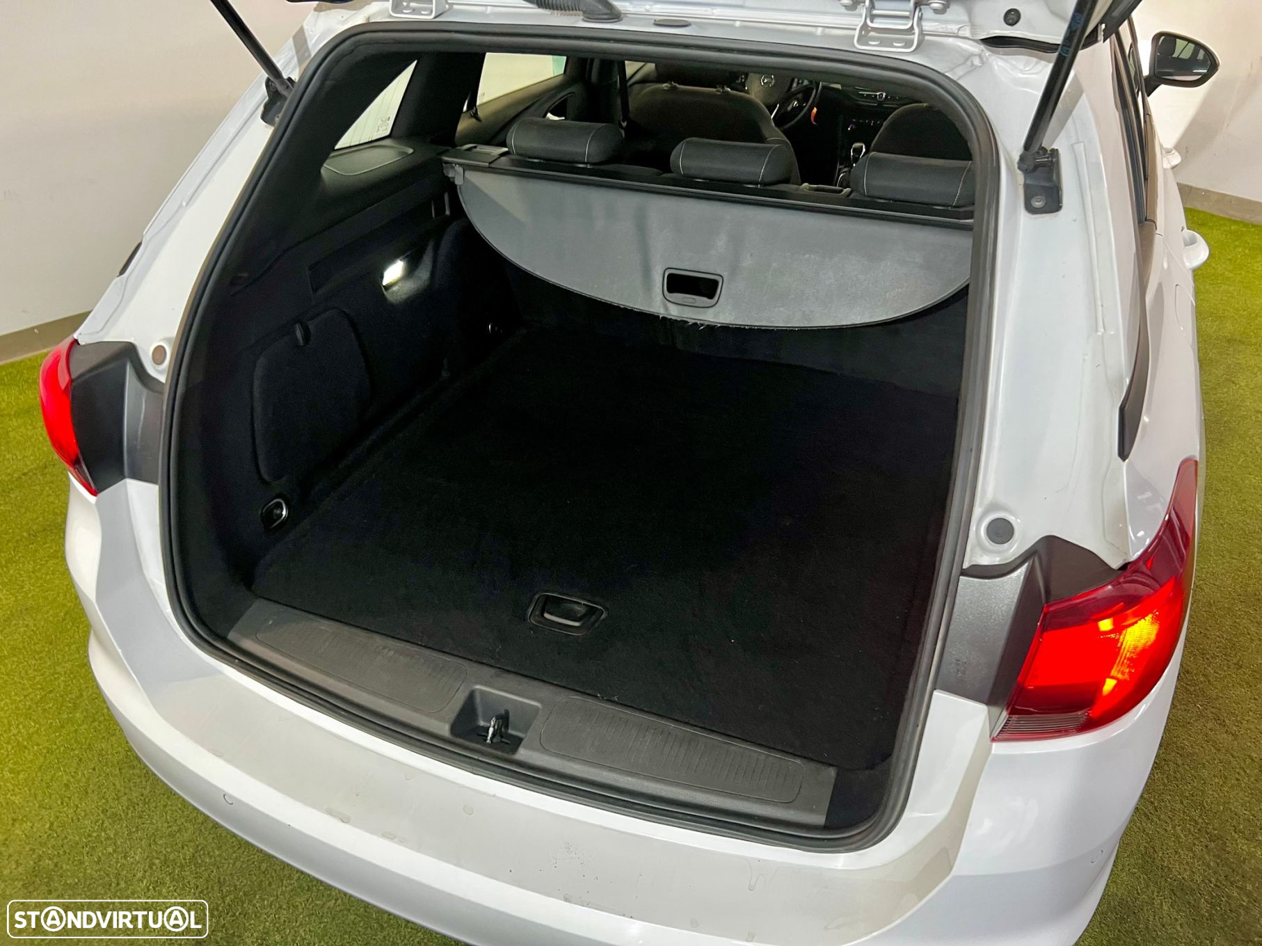 Opel Astra Sports Tourer 1.5 D Design & Tech S/S - 29