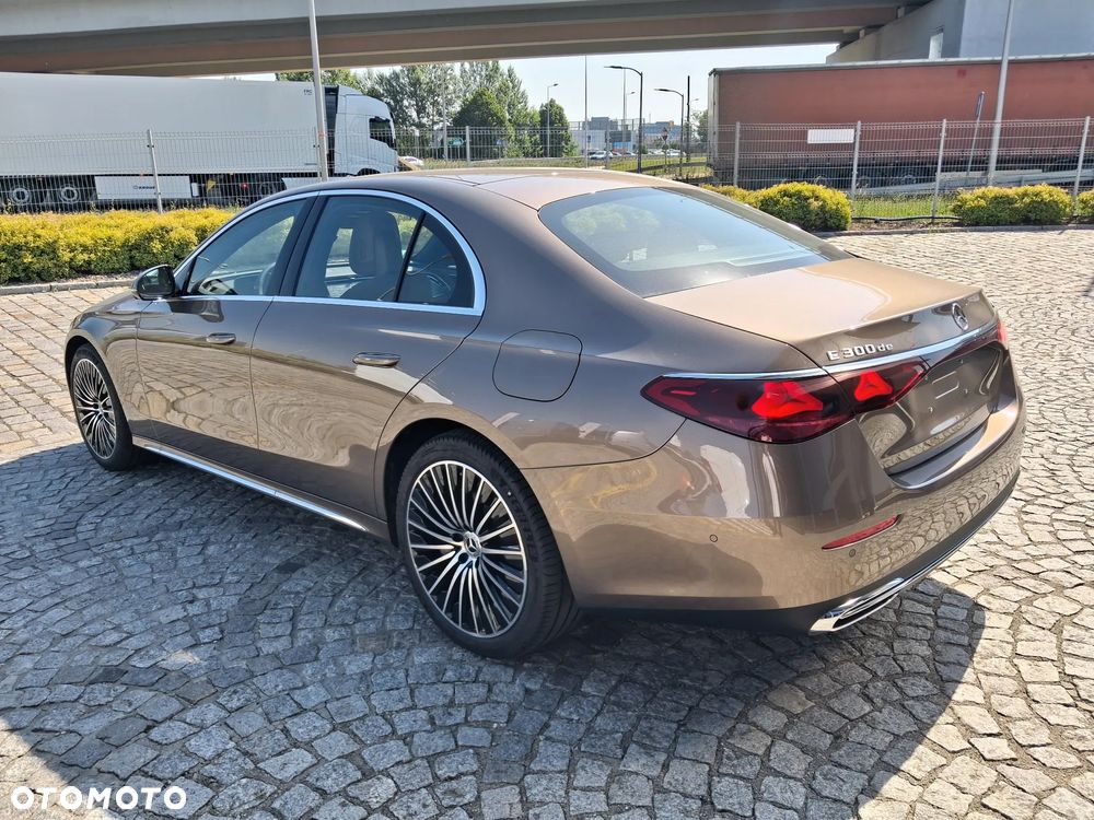 Mercedes-Benz Klasa E 300 de PHEV 4-Matic Avantgarde 9G-Tronic - 5