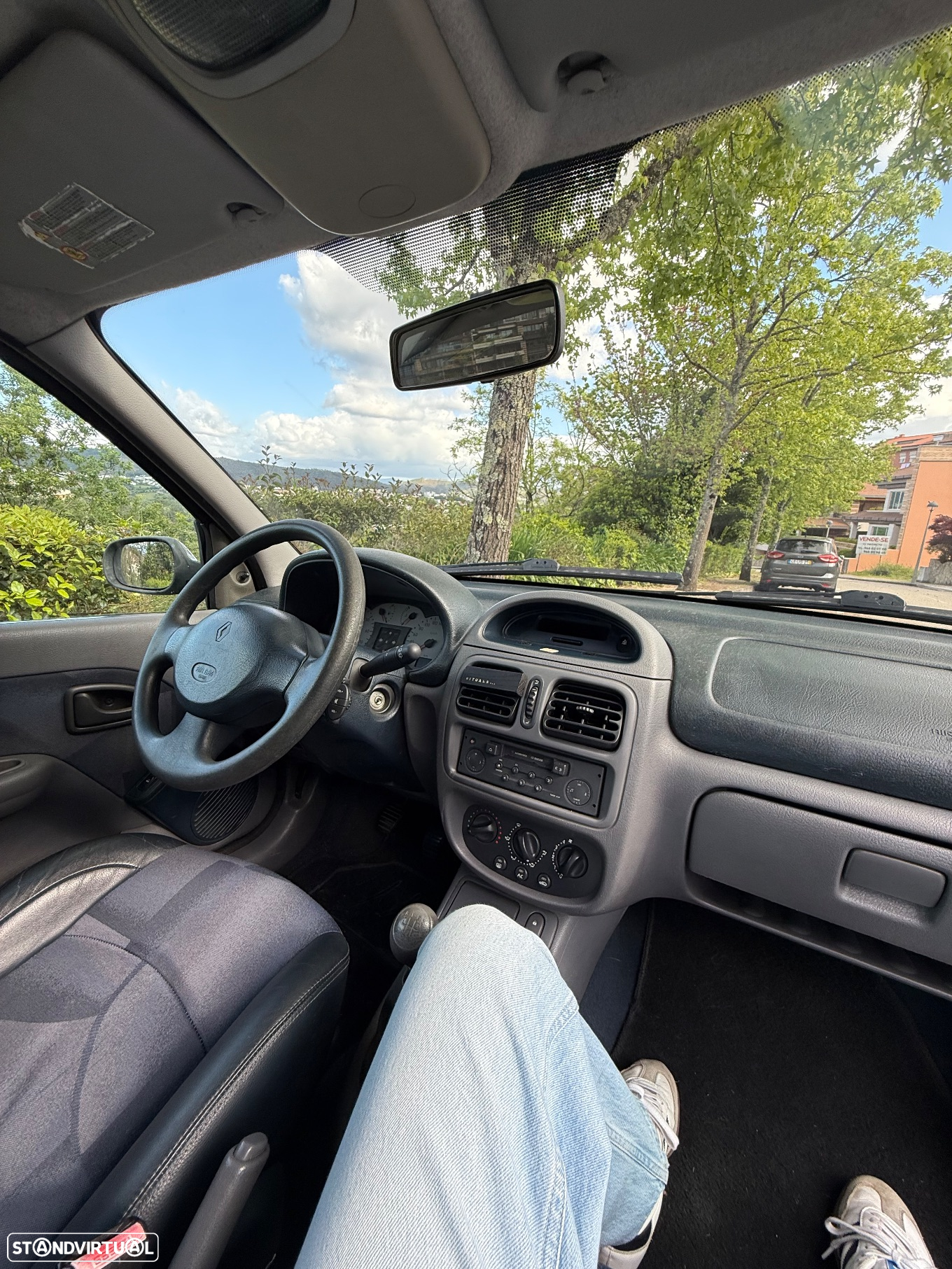 Renault Clio 1.4 16V Initiale - 11