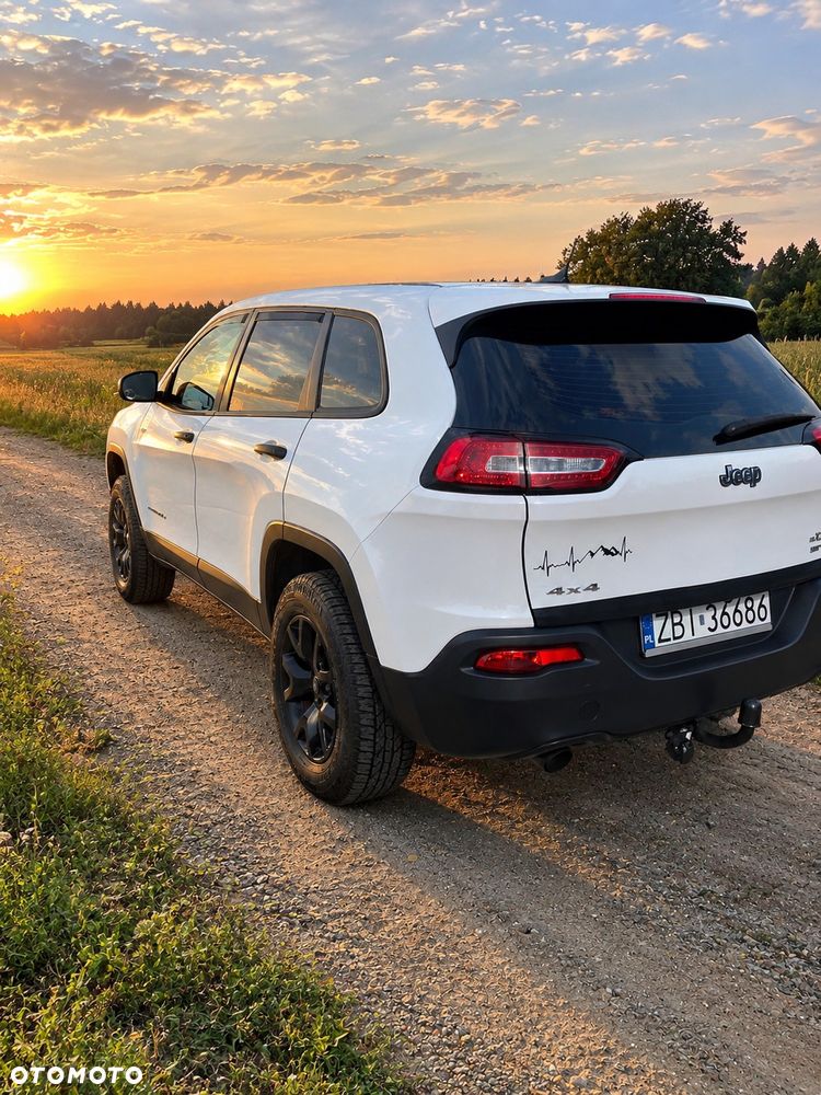 Jeep Cherokee - 3