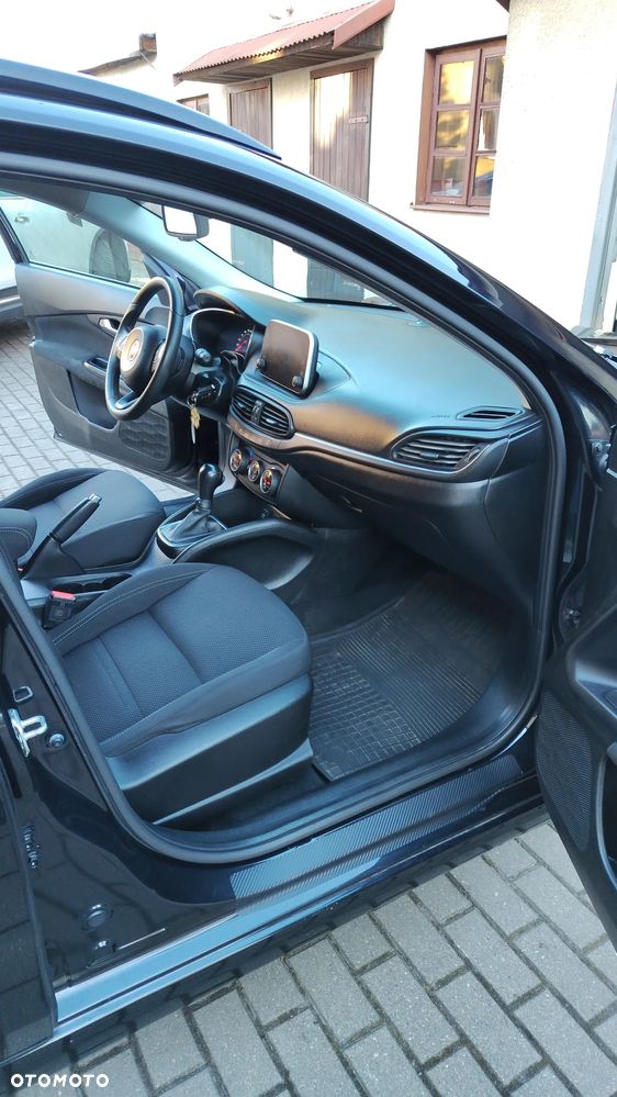 Fiat Tipo 1.6 MultiJet DCT Lounge - 28