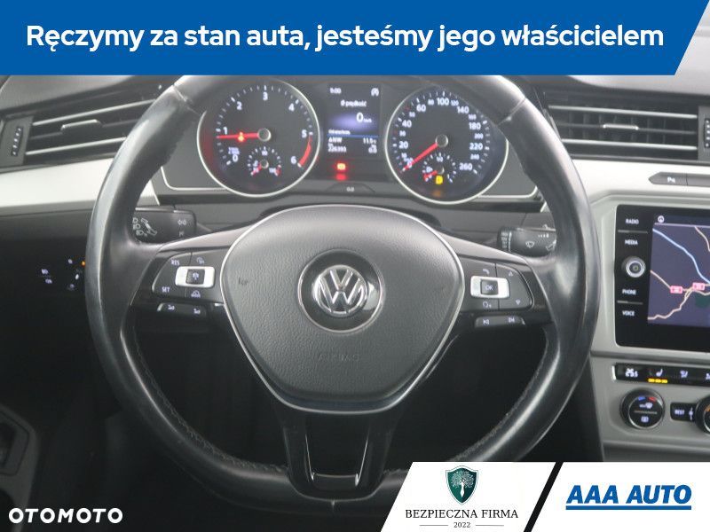 Volkswagen Passat - 17
