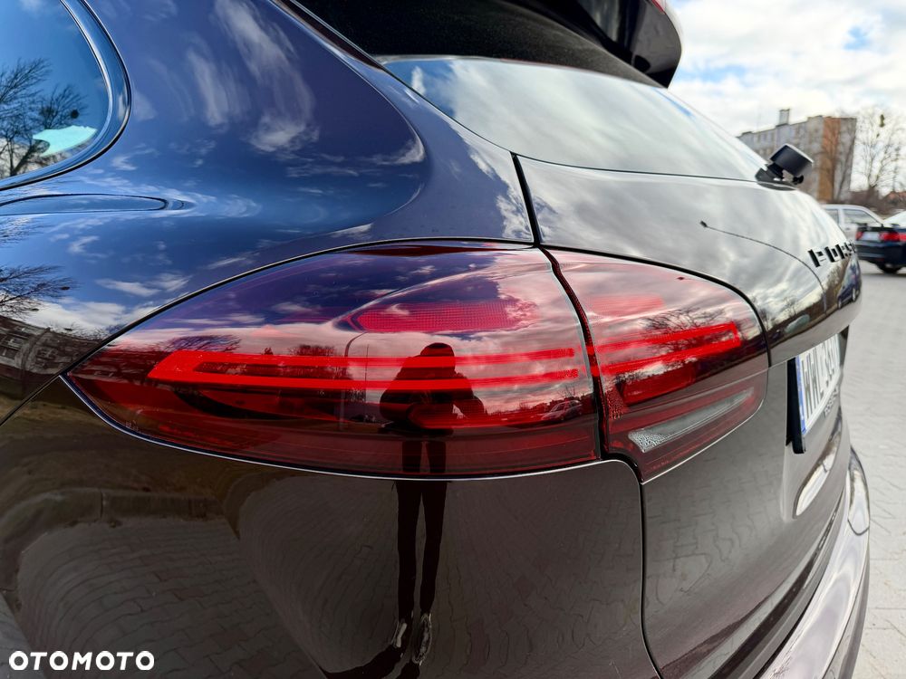 Porsche Cayenne Diesel Platinum Edition - 36