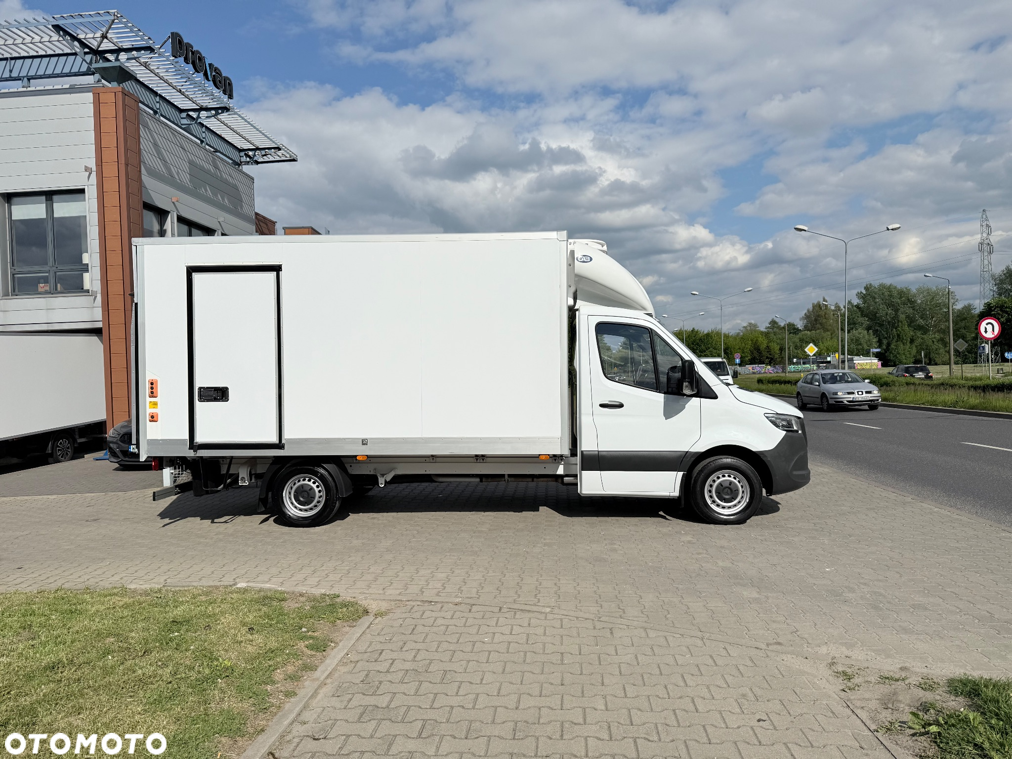 Mercedes-Benz SPRINTER 316 CDI AUTOMAT KONTENER 8ep CHŁODNIA / MROŹNIA WINDA - 21