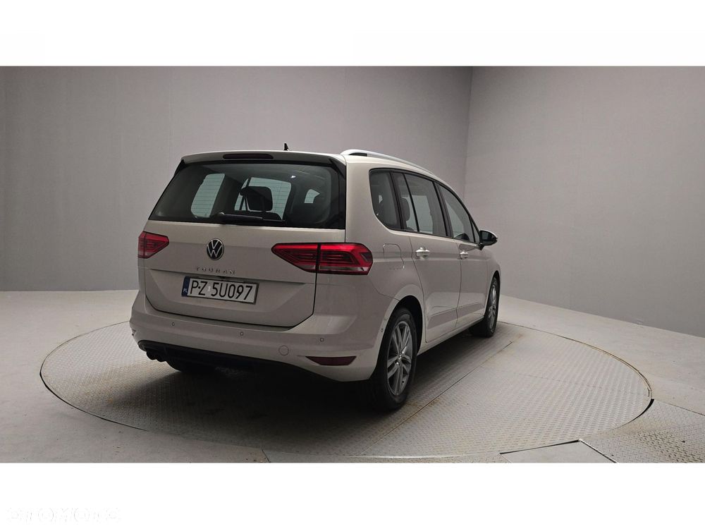 Volkswagen Touran - 5