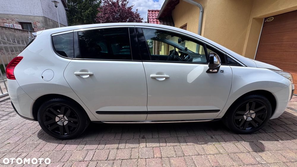 Peugeot 3008 Hybrid4 - 4