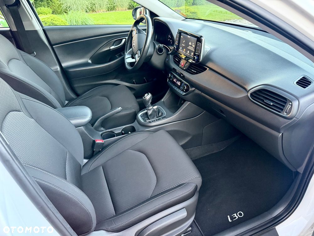 Hyundai i30 1.6 D GO Plus - 25