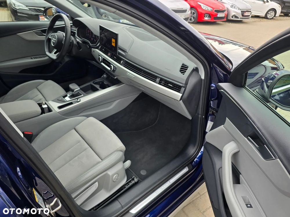 Audi A4 Allroad - 12
