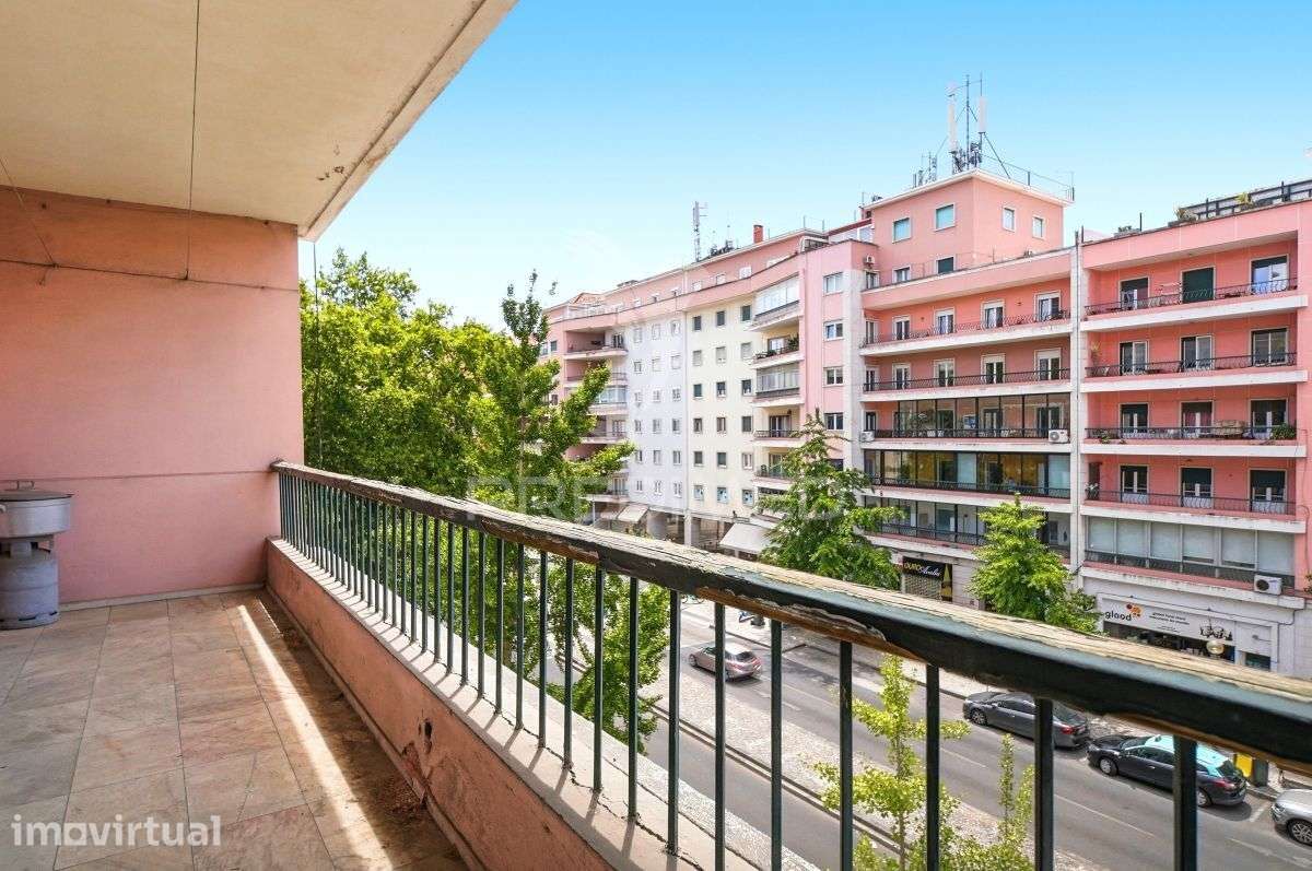 T7 com 198 m² de Potencial e Exclusividade numa das Avenidas Mais E... - Grande imagem: 2/36