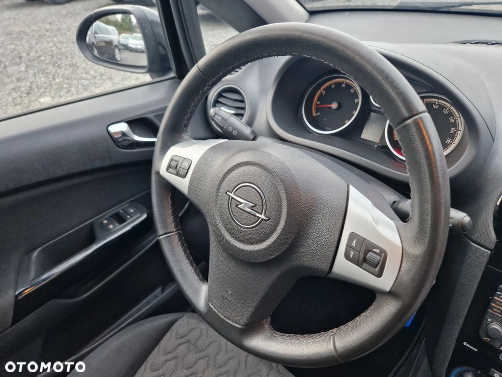 Opel Corsa 1.2 16V Cosmo - 27