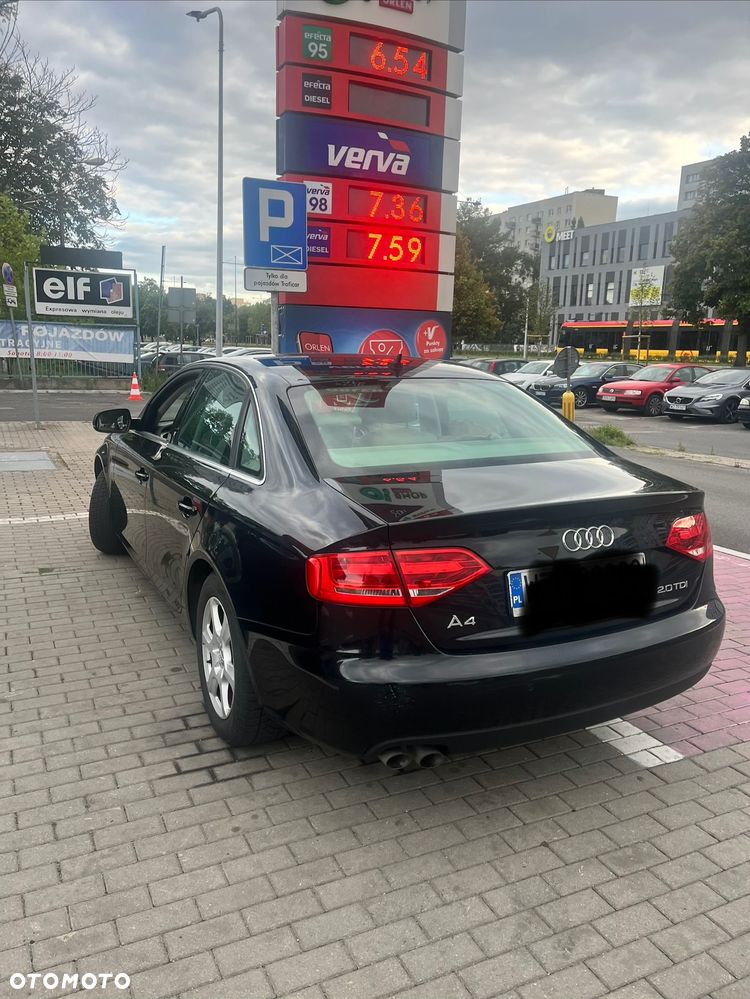 Audi A4 Limousine - 10