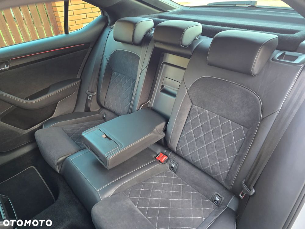 Skoda Superb 2.0 TDI SCR 4x4 Sportline DSG - 14