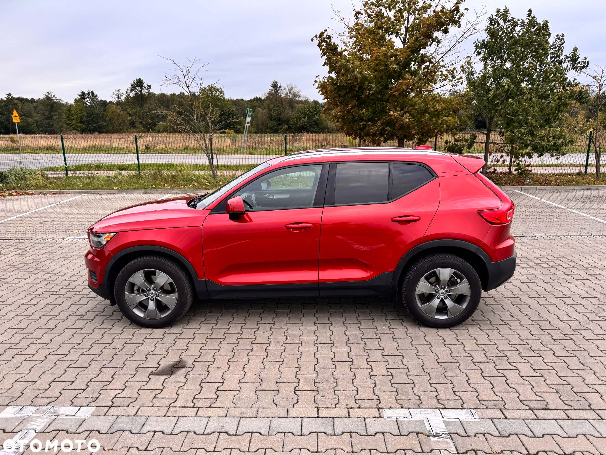 Volvo XC 40 T5 AWD Geartronic Momentum Pro - 4