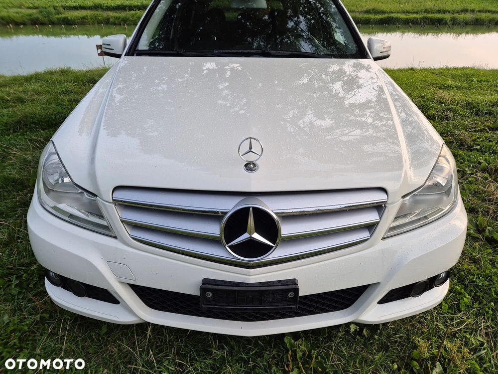 Mercedes-Benz Klasa C 200 CDI DPF (BlueEFFICIENCY) Avantgarde - 32