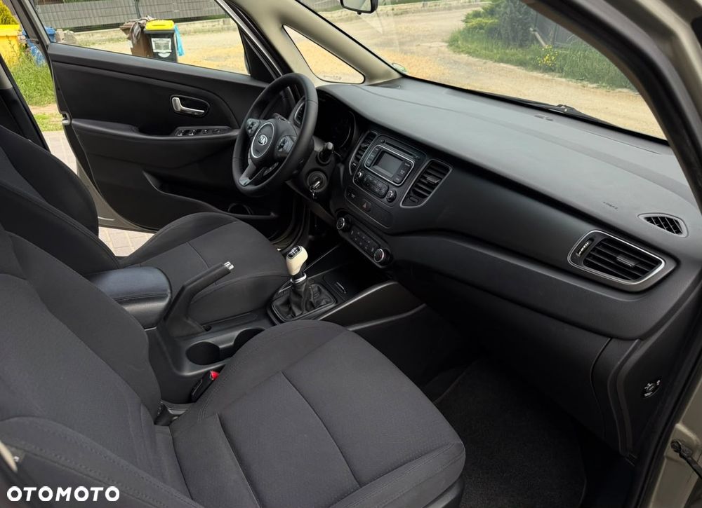 Kia Carens 1.7 CRDi M 7os - 10