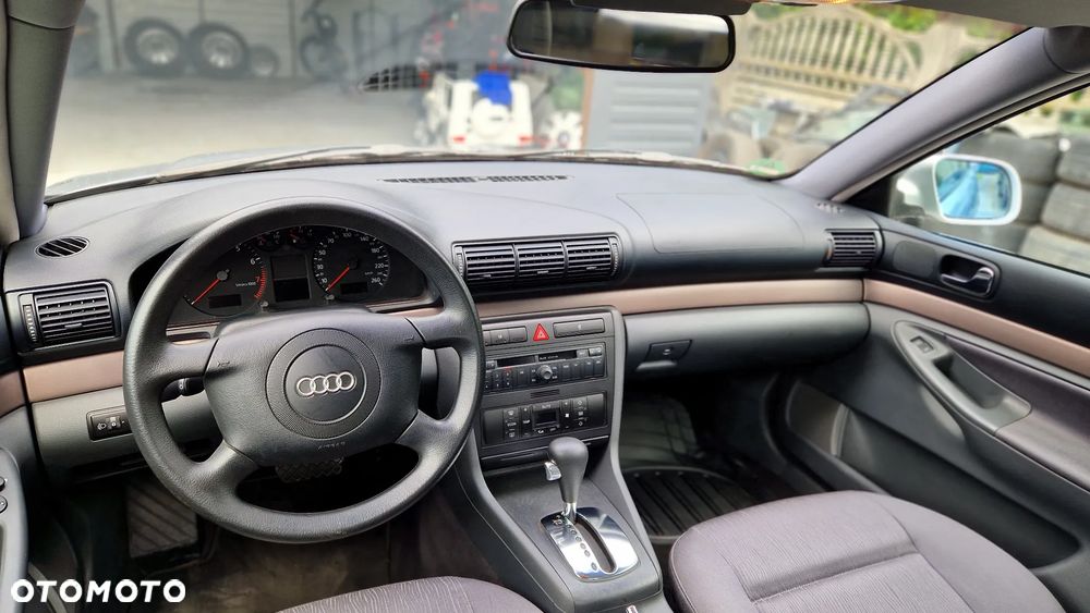 Audi A4 Limousine - 13