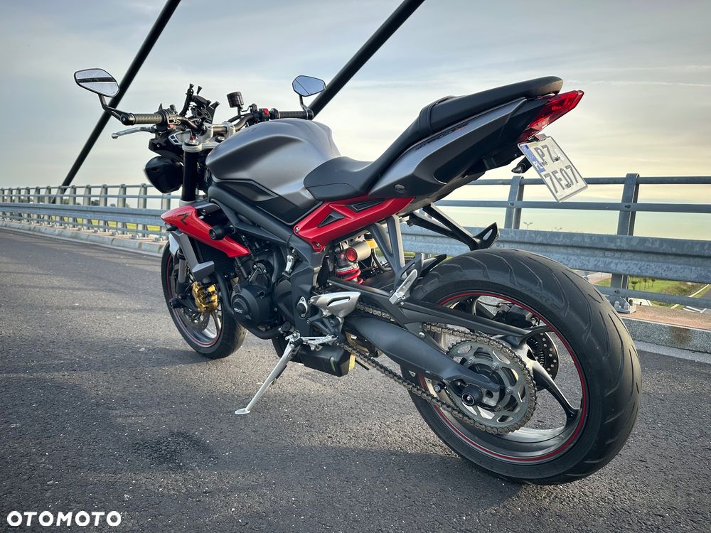 Triumph Street Triple - 4