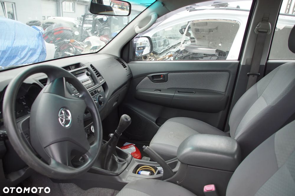 Auto na części - Toyota Hilux VII Lift 2.5 D-4D 144 KM 2KD-FTV 33030-0K750 040 2011R Silnik Skrzynia Drzwi Błotnik Zderzak Burta Lampa Lusterko Klamka Szyba Deska Kokpit Sterownik Moduł Czujnik Licznik Panel Kierownica - 11