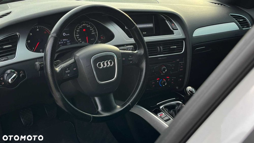 Audi A4 Avant - 6