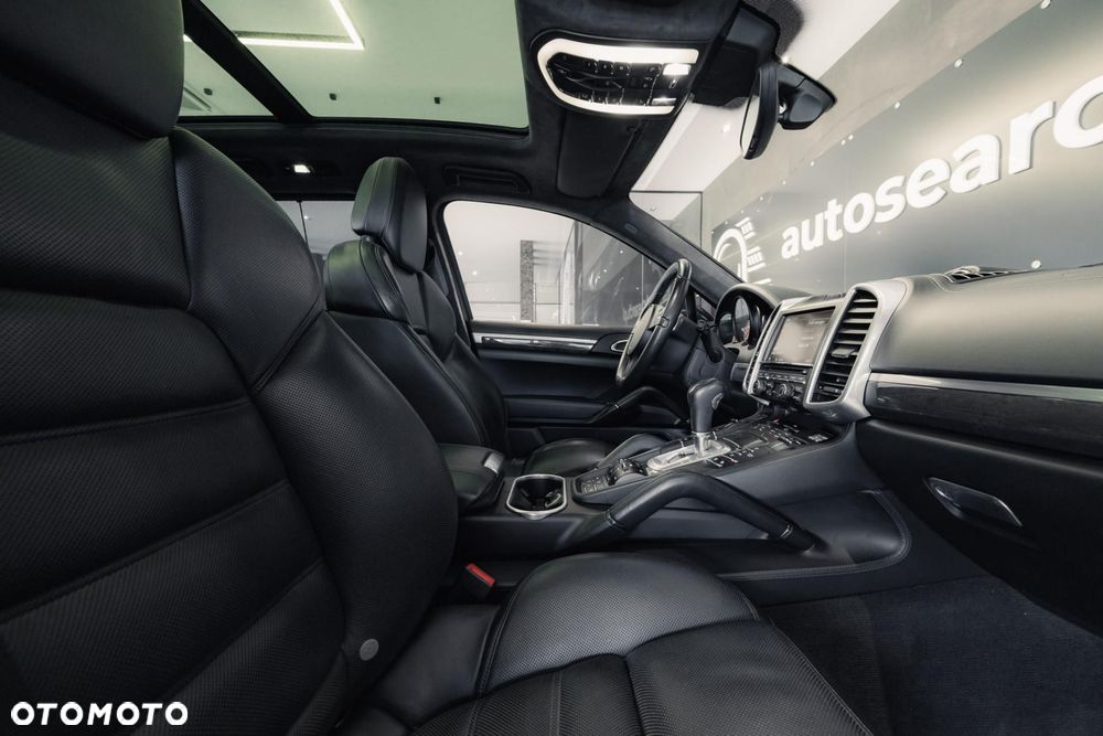 Porsche Cayenne Turbo - 33