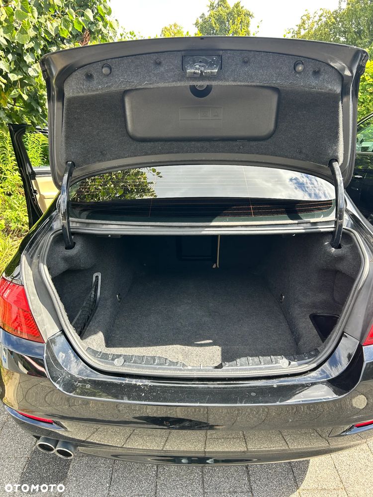 BMW Seria 5 520d xDrive - 11
